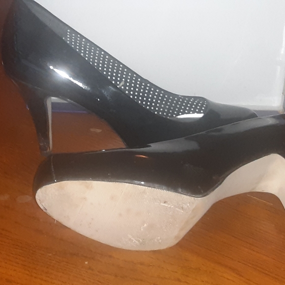 Shoes - Picture 6 of 6